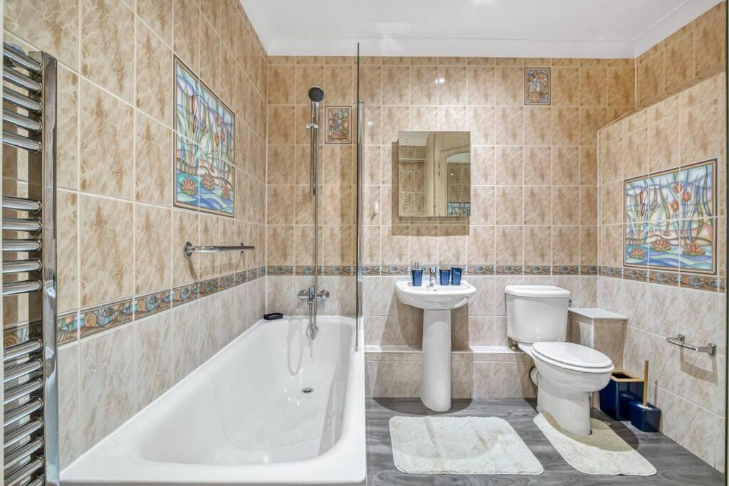 Luxury Oasis Appartement Londen Buitenkant foto