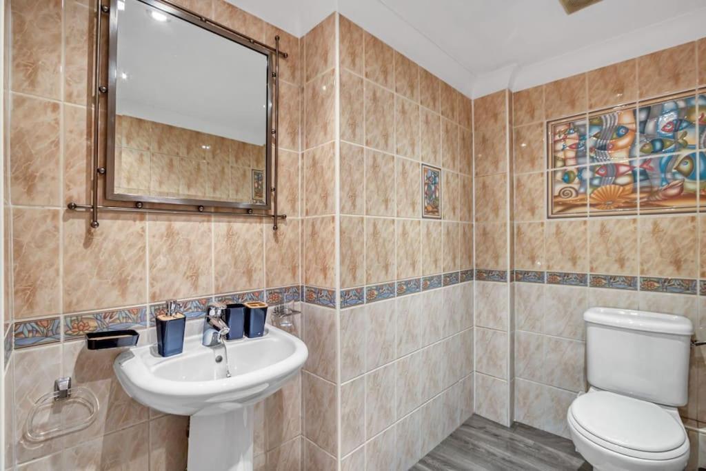 Luxury Oasis Appartement Londen Buitenkant foto